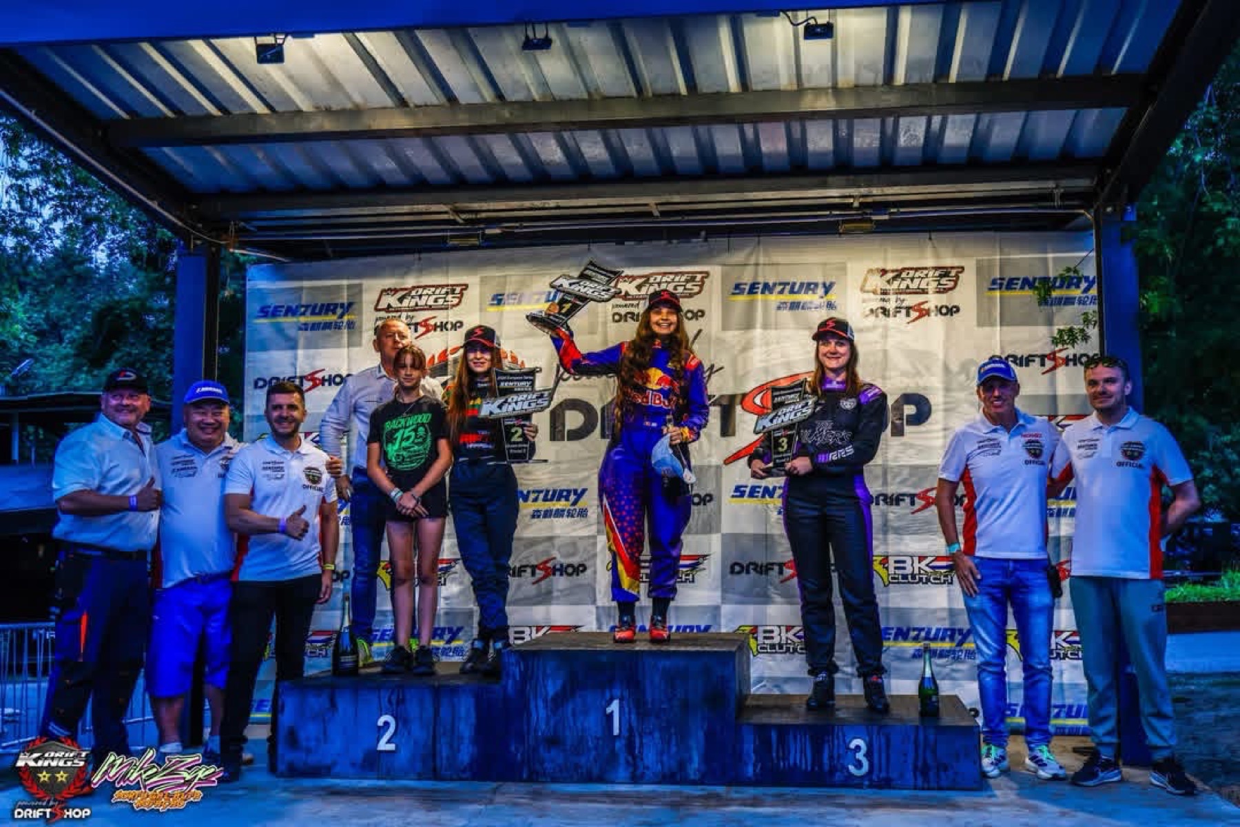 Cléa Ulmer sur le podium Queen du championnat Drift Kings